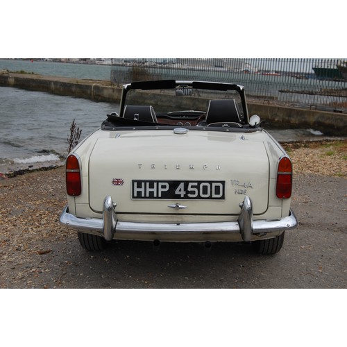 111 - 1966 TRIUMPH TR 4 A IRS
Registration No: HHP450D