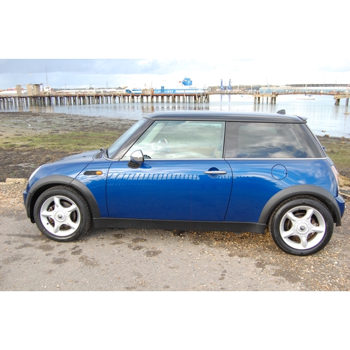 137 - 2004 MINI COOPER
Registration No: FN04VDY