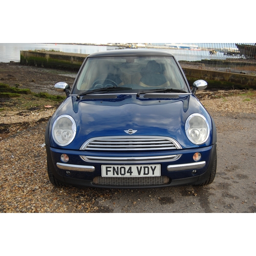 137 - 2004 MINI COOPER
Registration No: FN04VDY