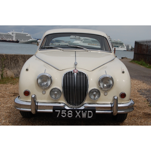 111 - 1959 JAGUAR MARK 2
Registration No: 758XWD