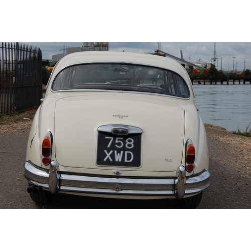 111 - 1959 JAGUAR MARK 2
Registration No: 758XWD