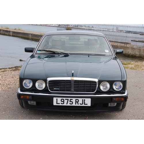 119 - 1994 JAGUAR XJ12 SPORT AUTO
Registration No: L975RJL