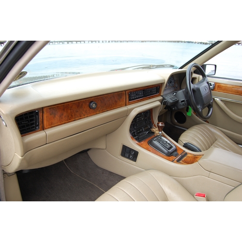 119 - 1994 JAGUAR XJ12 SPORT AUTO
Registration No: L975RJL