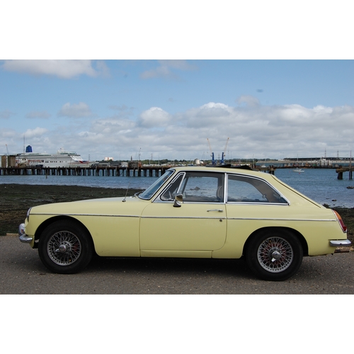 124 - 1968 MGB GT
Registration No: BXF175G