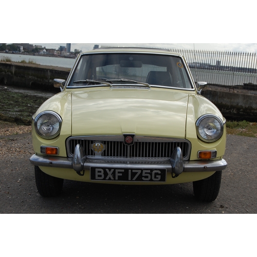 124 - 1968 MGB GT
Registration No: BXF175G