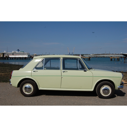 103 - 1963 MORRIS 1100
Registration No: 901MPX