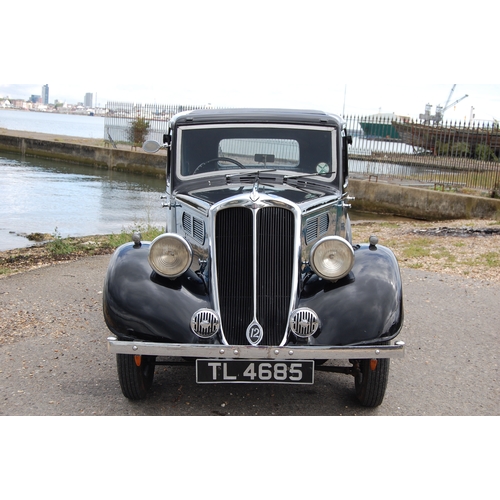 117 - 1935 STANDARD 12
Registration No: TL4685