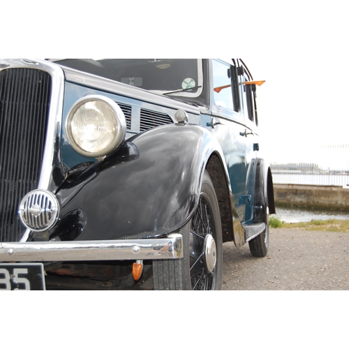 117 - 1935 STANDARD 12
Registration No: TL4685