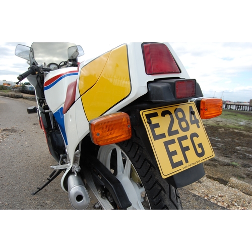 115 - 1988 SUZUKI RG 250 GAMMA PEPSI
Registration No: E284EFG