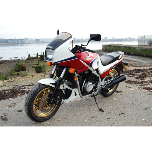 136 - 1986 HONDA VF 750 FD
Registration No: C630BDH