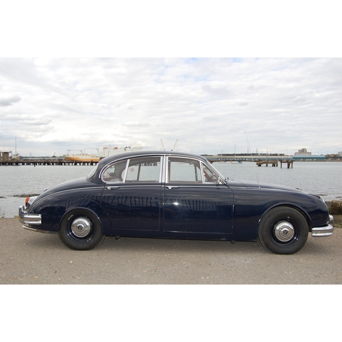 125 - 1968 DAIMLER 250 V8
Registration No: SGU956F