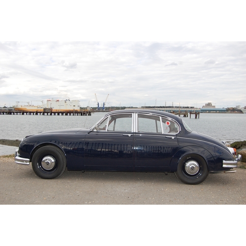 125 - 1968 DAIMLER 250 V8
Registration No: SGU956F