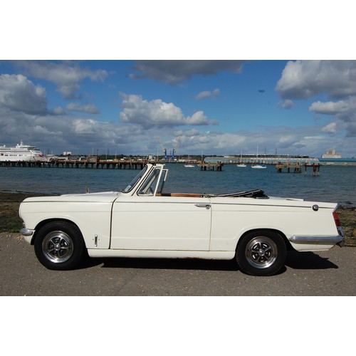 123 - 1967 TRIUMPH 2 LITRE VITESSE
Registration No: XTU555F