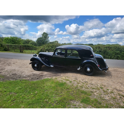 123 - 1955 Citroen Traction Avant Normale
Registration No: KSK176