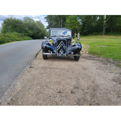 123 - 1955 Citroen Traction Avant Normale
Registration No: KSK176