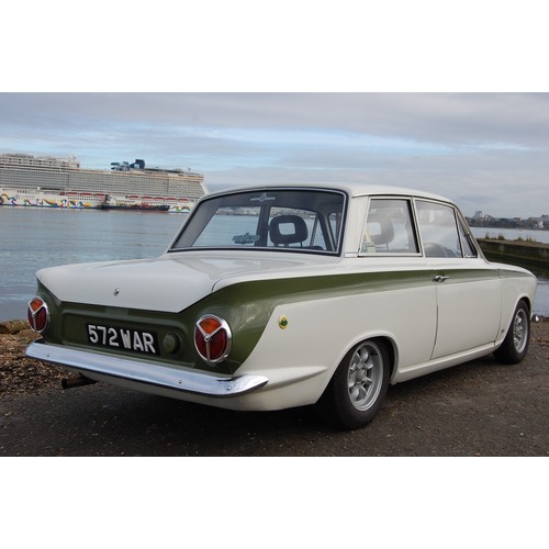 111 - 1965 FORD CORTINA MK1 LOTUS TRIBUTE 
Registration No: 572WAR