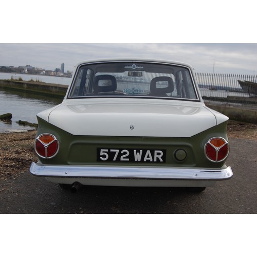 111 - 1965 FORD CORTINA MK1 LOTUS TRIBUTE 
Registration No: 572WAR