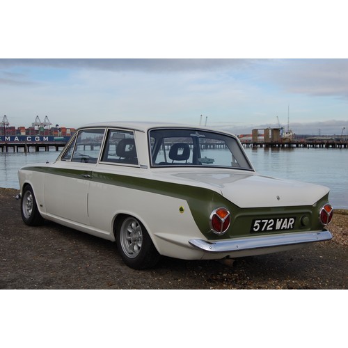 111 - 1965 FORD CORTINA MK1 LOTUS TRIBUTE 
Registration No: 572WAR