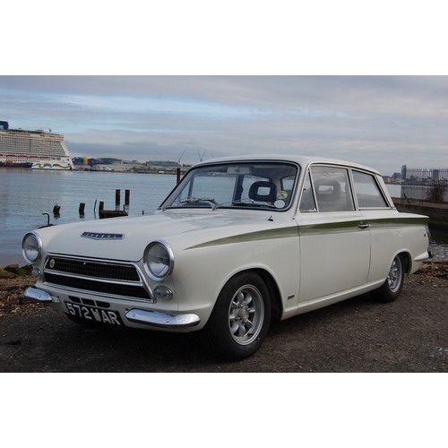 111 - 1965 FORD CORTINA MK1 LOTUS TRIBUTE 
Registration No: 572WAR