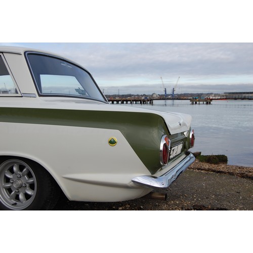 111 - 1965 FORD CORTINA MK1 LOTUS TRIBUTE 
Registration No: 572WAR