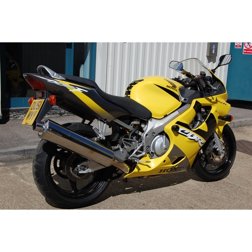 117 - 2001 HONDA CBR600F
Registration No: OU51MYY