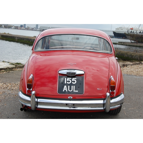 118 - 1960 JAGUAR MK2
Registration No: 155AUL