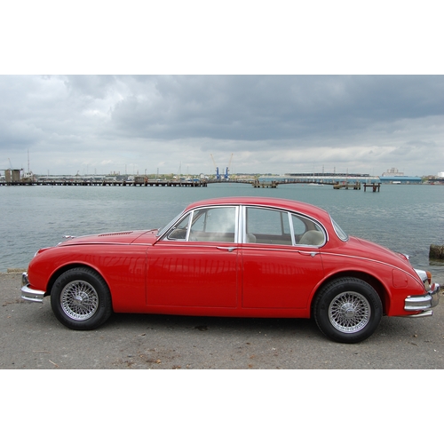 118 - 1960 JAGUAR MK2
Registration No: 155AUL