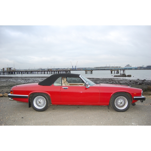 128 - 1989 JAGUAR XJS CONVERTIBLE AUTO
Registration No: F230OUD