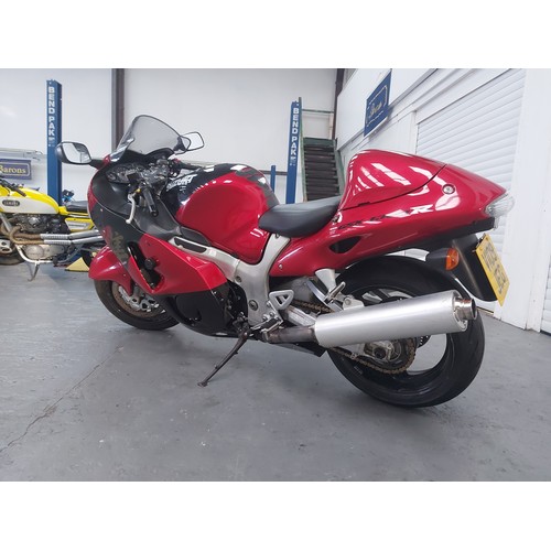 130 - 1999 SUZUKI GSX 1300 RX
Registration No: V109JEG