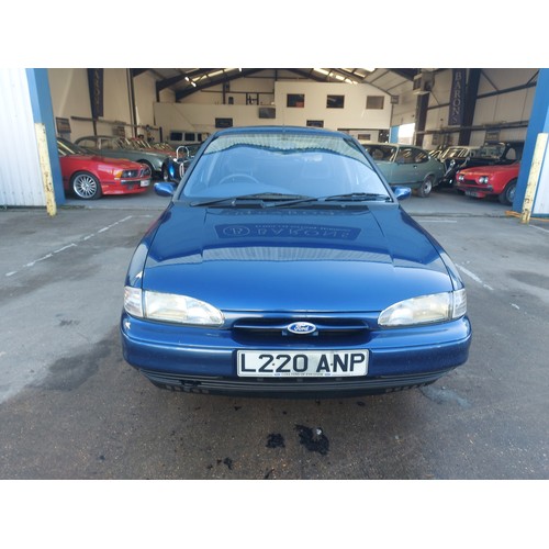 138 - 1994 FORD MONDEO GLX
Registration No: L220ANP