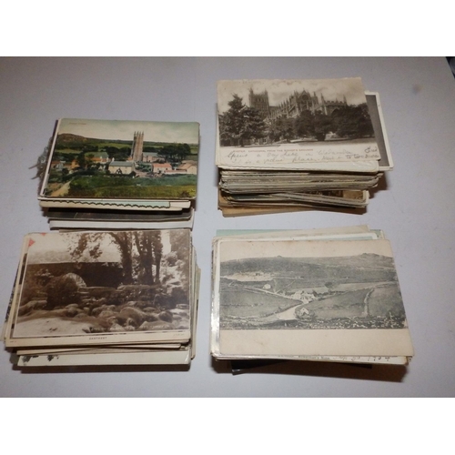 14 - A collection of approximately 400  postcards - mainly early 20thC.