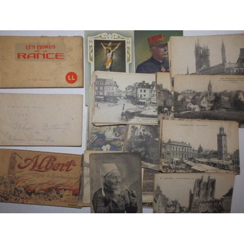 16 - A booklet of WWI postcards depicting Albert (Somme), series 14, two other postcard booklets depictin... 