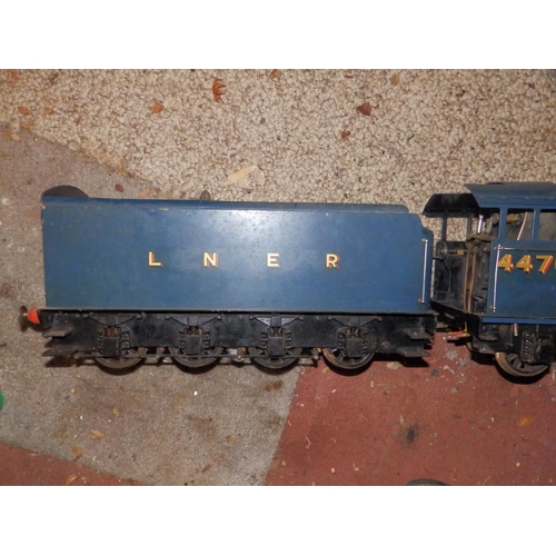 91 - A 3.5 inch gauge live steam model 4-6-2 locomotive 'Elener Knapweed' with tender in blue LNER livery... 