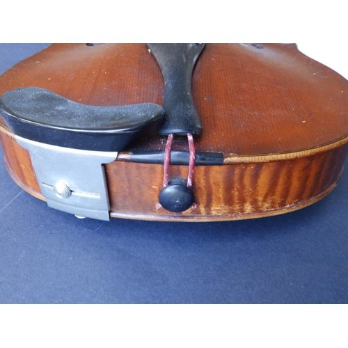 126 - An antique violin with bow in case, the violin having 14