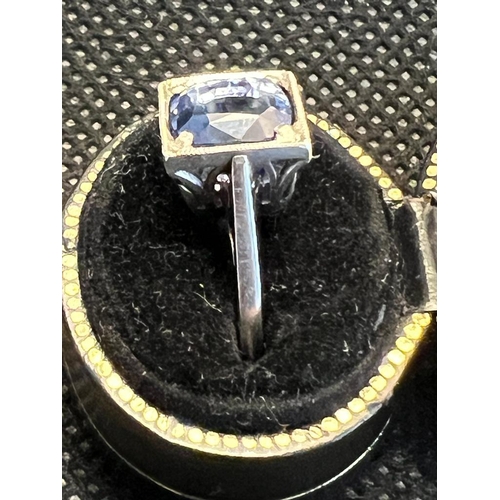 205 - A certified natural 6.72 carat Sri-Lankan sapphire solitaire ring, the square cushion cut stone in w... 