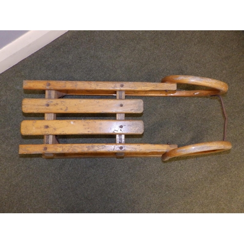 105 - An old wooden sledge, 32.5