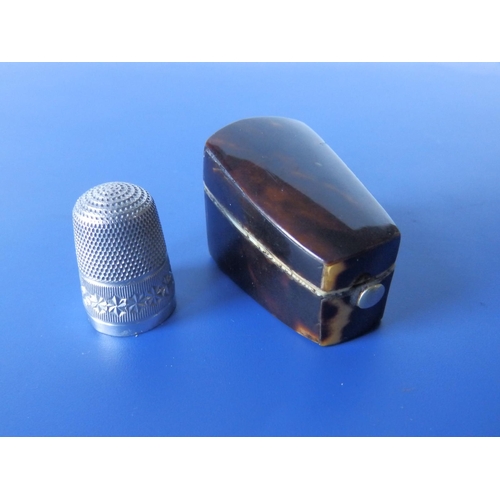 148 - A silver thimble size 6 - WHW, Chester 1902, in tortoiseshell case.