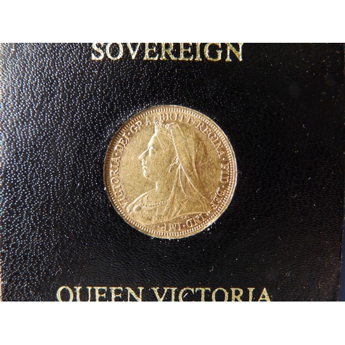 169 - A cased Victorian gold sovereign, 1896.