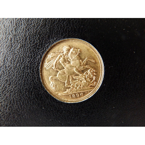 169 - A cased Victorian gold sovereign, 1896.