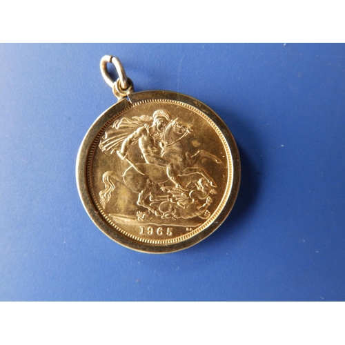 170 - A QEII gold sovereign in pendant mount, 1965.