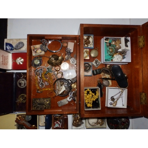 172 - A wooden box of jewellery and other items.