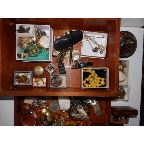 172 - A wooden box of jewellery and other items.