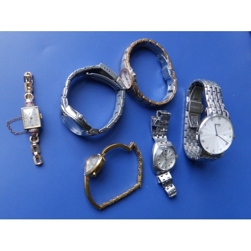 290 - A lady's stainless steel Seiko bracelet wrist watch and five other wrist watches. (6)