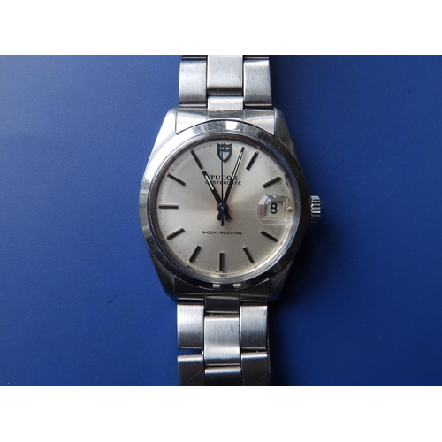 317 - A 1972 gent's stainless steel Tudor Oysterdate bracelet wrist watch, the silvered with centre second... 