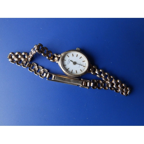 319 - A lady's 9ct gold Rotary Quartz bracelet wrist watch.