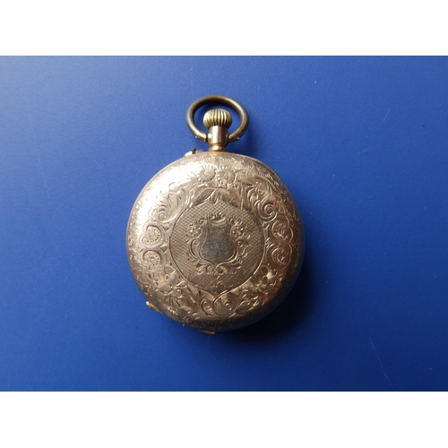 322 - A lady's 14ct gold pocket watch, case diameter 30mm - hinge broken.