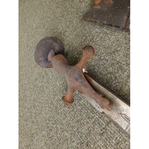 41 - An old Indian tulwar with 29