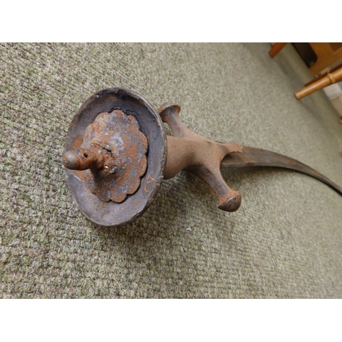 41 - An old Indian tulwar with 29