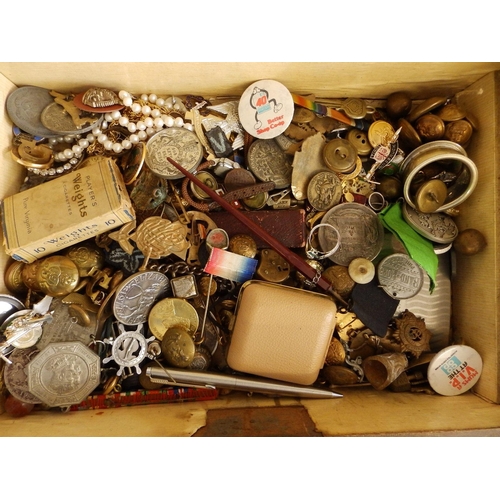 50b - A box containing collectors' items including some of military interest.