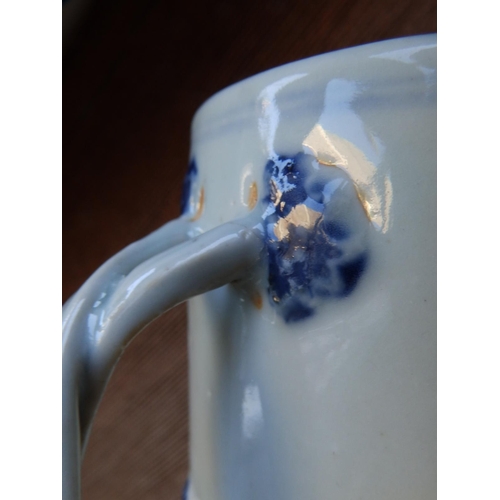 38 - A 19thC Chinese blue & white porcelain tankard, 5.3